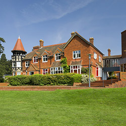 Graylands Estate, Horsham