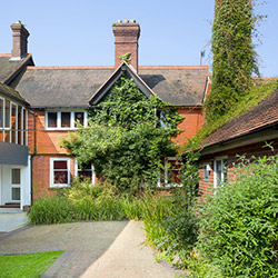 Graylands Estate, Horsham