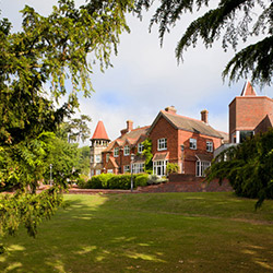 Graylands Estate, Horsham